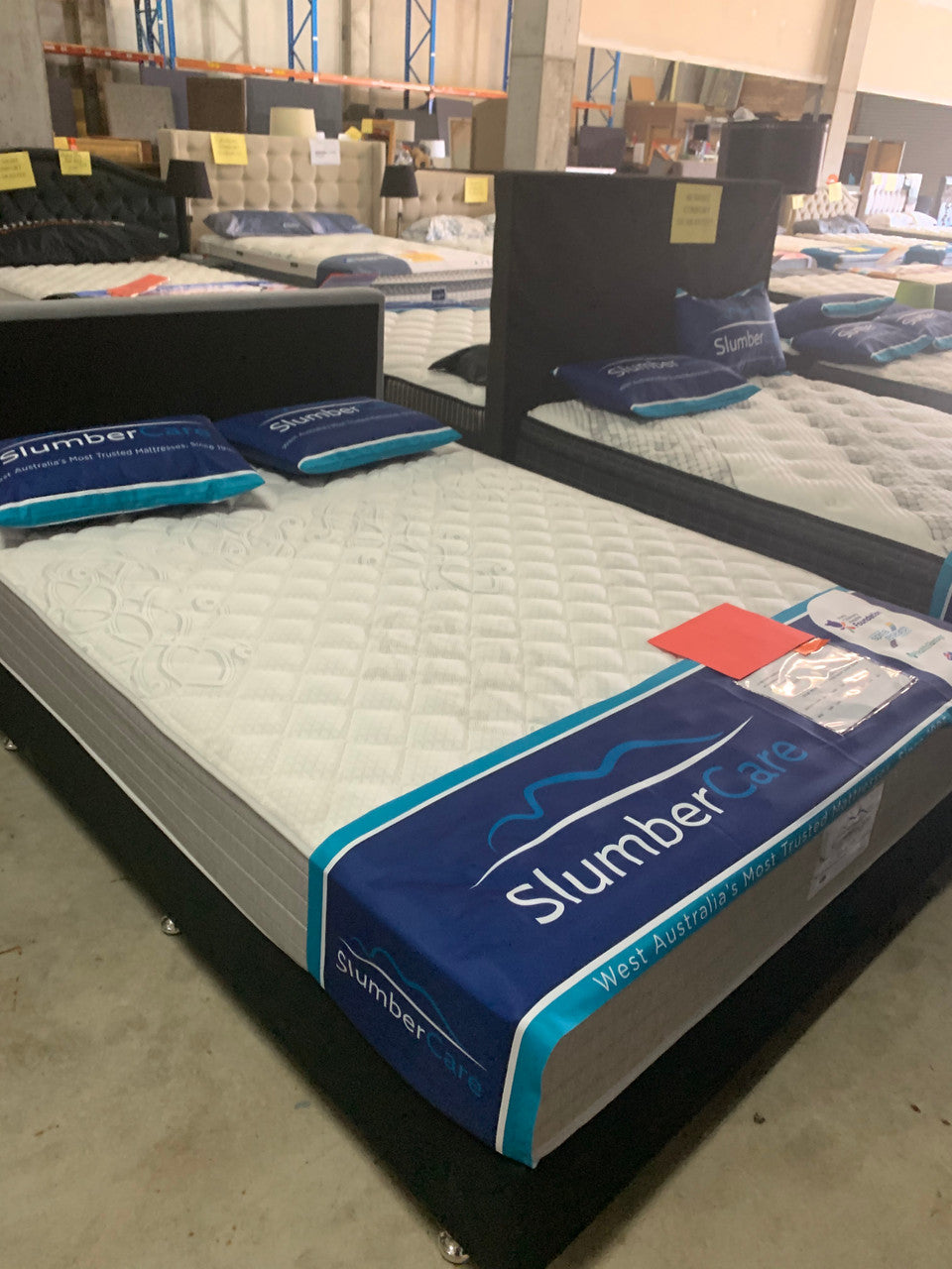 Ultra Firm Mattress Ensemble with Base